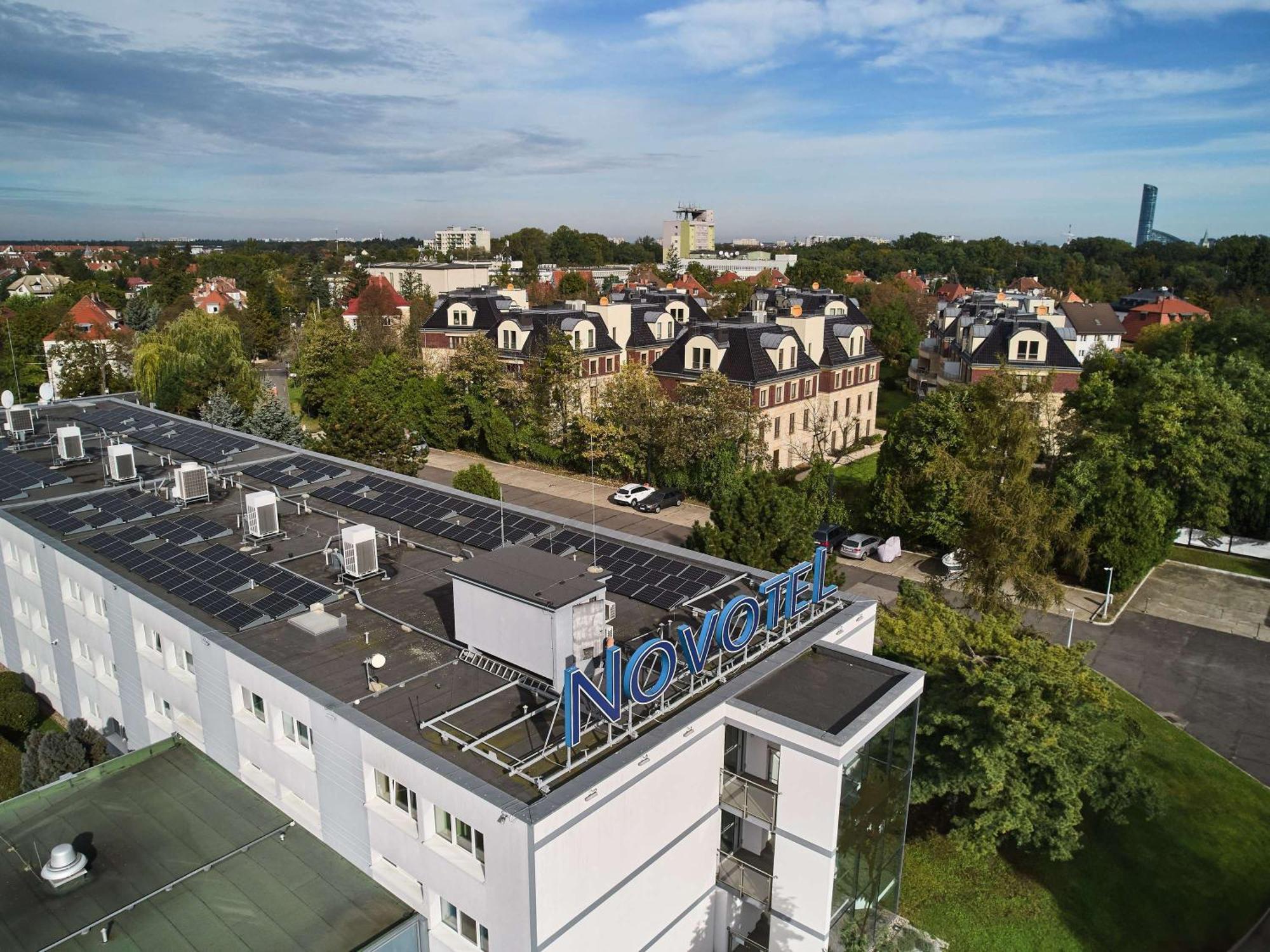 Novotel Wroclaw City Exterior foto